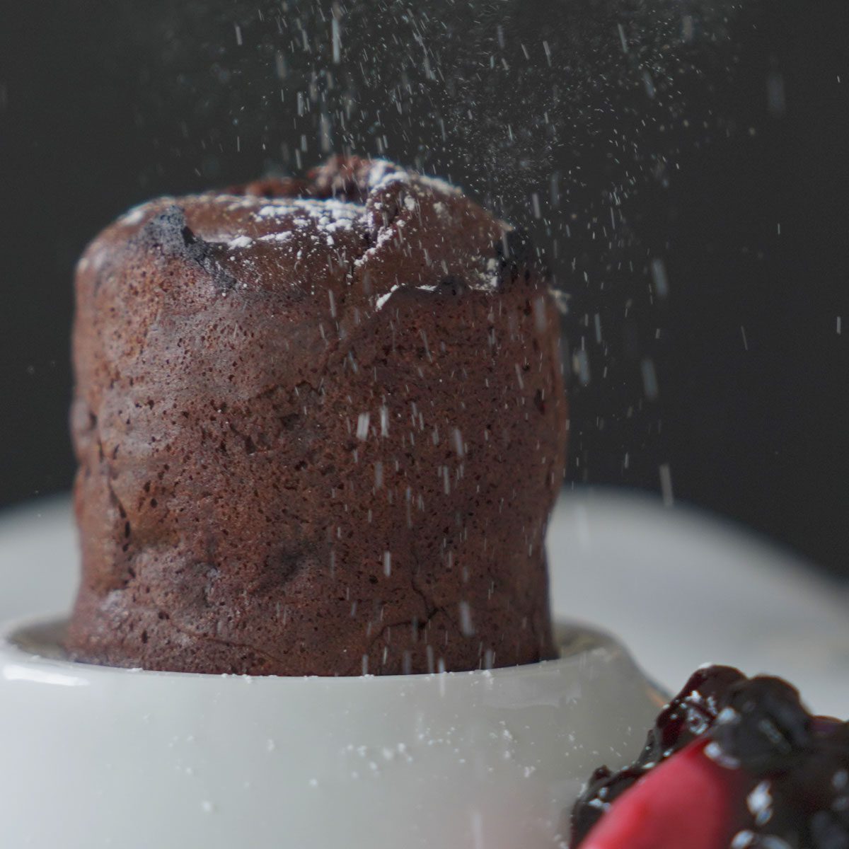 Restaurante Rekondo - Pastel de chocolate, sorbete de frambuesa y coulis frutos rojos